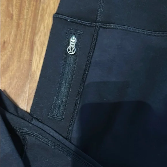 Lululemon crop atheltic pants with zip pocket - Picture 2 of 11